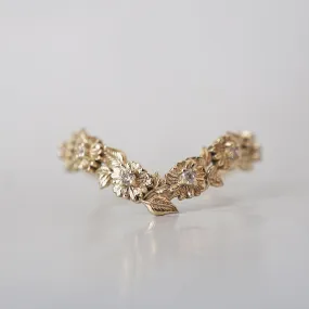 Daisies V Shape Ring in 14K and 18K Gold