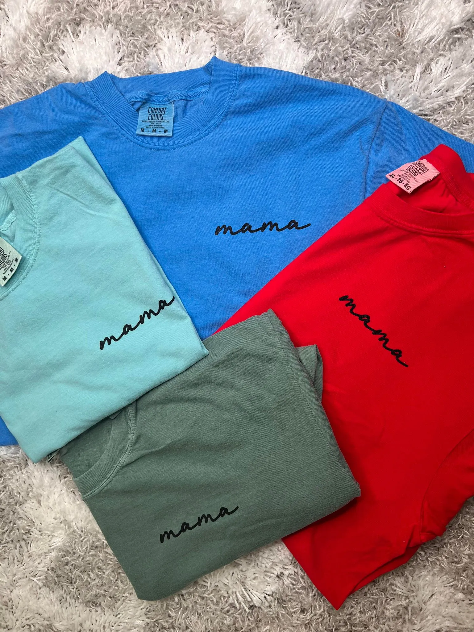 Minimalist Mama Tee