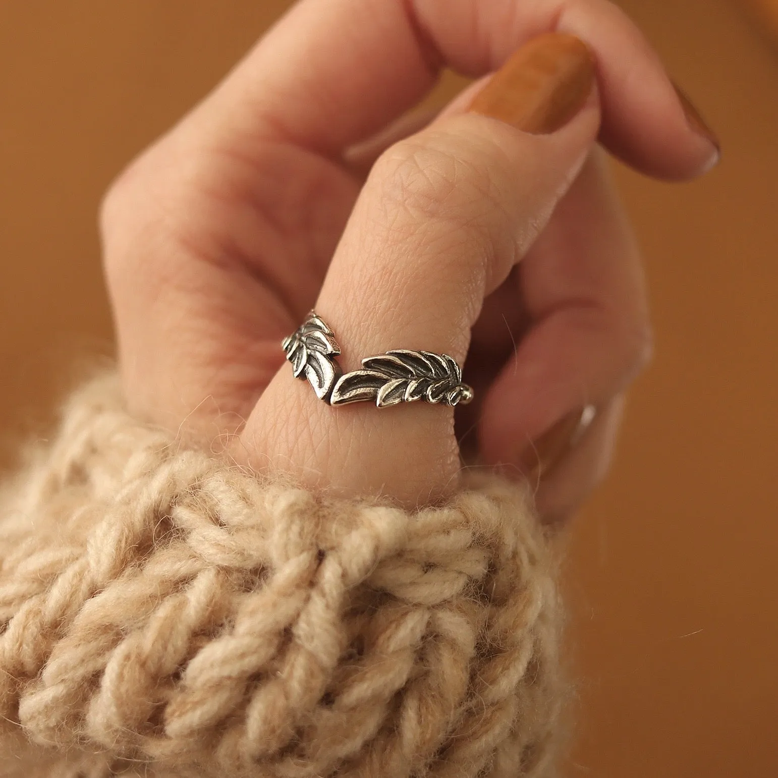 Regina Aurealis Olive Leaf Wishbone Ring