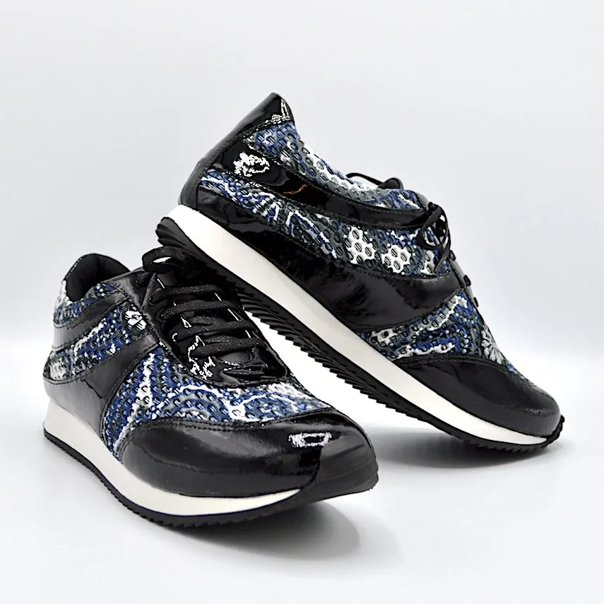 TRAIN WALKING SHOE - PATENT BLACK LEATHER / BLUE & WHITE MESH