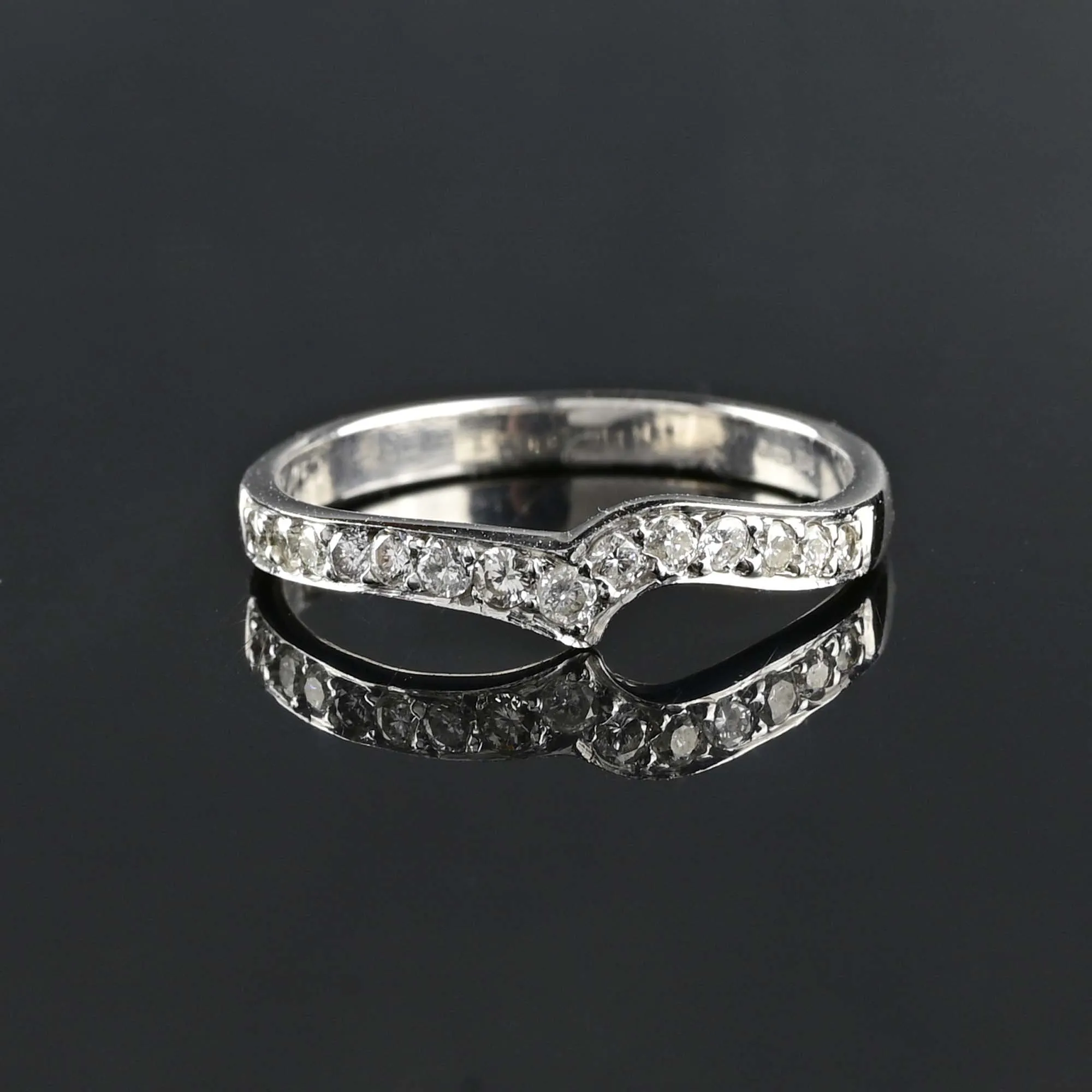 Vintage 14K White Gold Chevron Diamond Band Ring